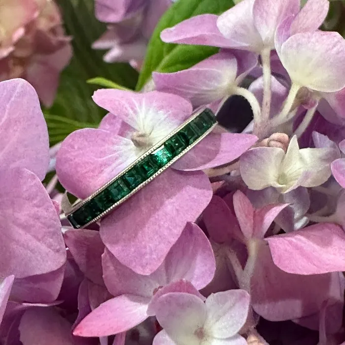 ONeills Estate Jewelry 14 Karat White Gold Green Glass Eternity Band 20002362 Rings ONeills Estate Jewelry 14 Karat White Gold Green Glass Eternity Band 20002362 Rings