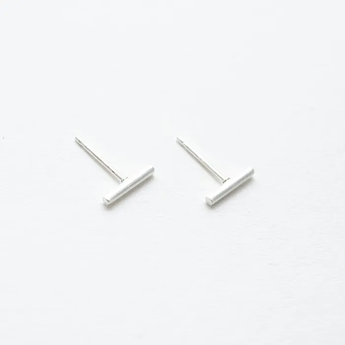 Rings Tashi Tiny Brushed Silver Bar Studs